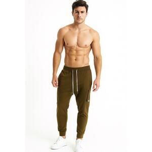 Vuori Sunday Performance Jogger in Green